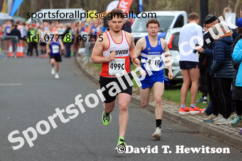 Senior Mens relay, 2026 Elswick Harriers Good Friday Road Relays and Young Athletes, Newburn,  Newcastle upon Tyne. Photo: David T. Hewitson/Sports for All Pics